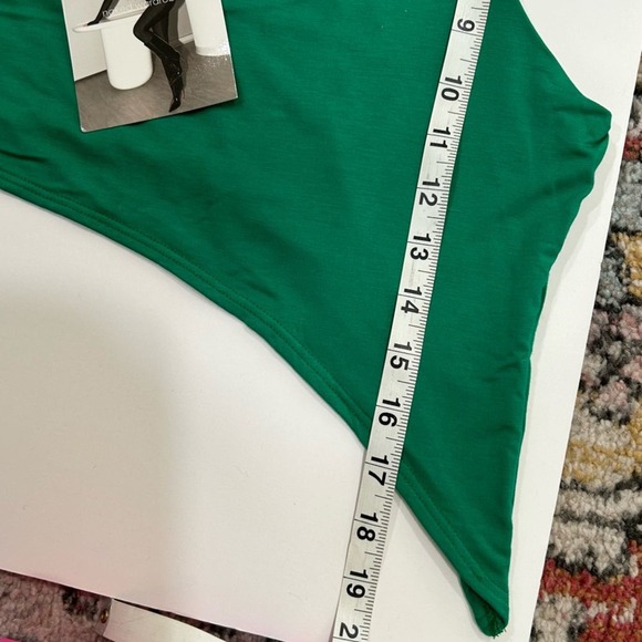 Naked wardrobe smooth side crop top women’s size large - Picture 5 of 6